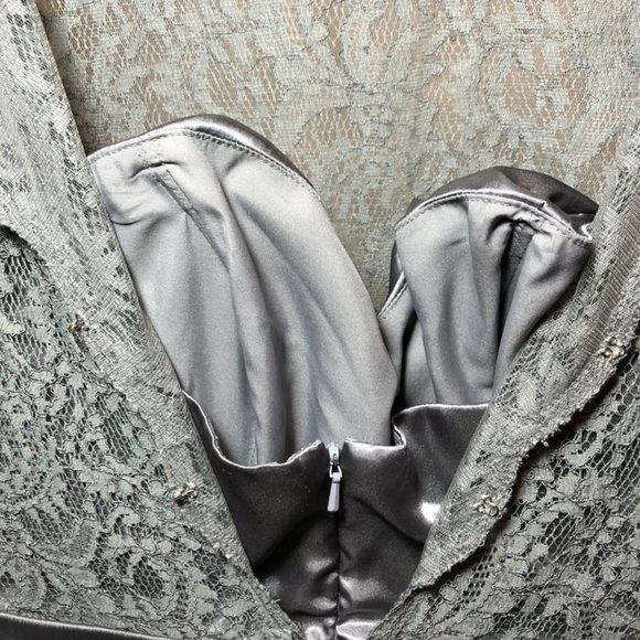 Size 6 Belsoie Grey Lace Short Sleeve Dress - Picture 11 of 14